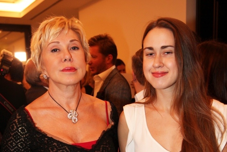 «Я — как мама»: дочь Успенской горячим фото матери доказала красоту