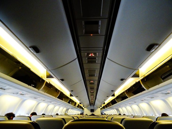 Пассажирам запретили брать ручную кладь при полетах в Турцию