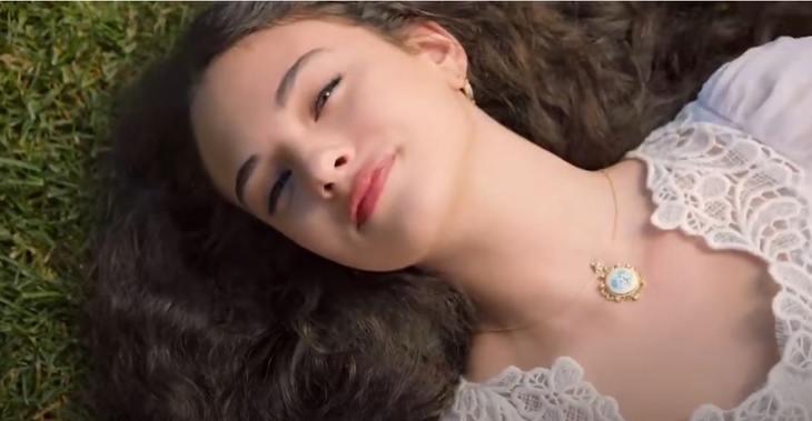 15-летняя дочь Белуччи снялась в бикини для Dolce & Gabbana
