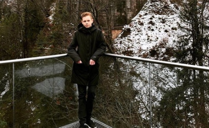 караченцев андрей николаевич. петр караченцов внук. пётр караченцов внук николая караченцова. николай караченцов 1974. николай караченцов сын.