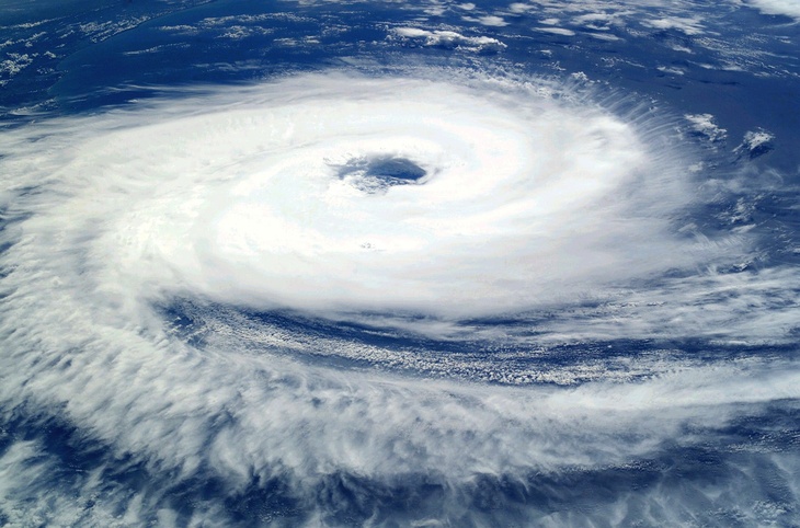 Сотни тысяч японцев эвакуируют из-за супертайфуна