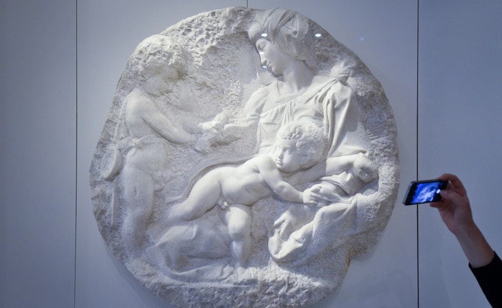 В Британии могут продать Мадонну Микеланджело ради 150 рабочих мест В Британии захотели избавиться от барельефа Микеланджело