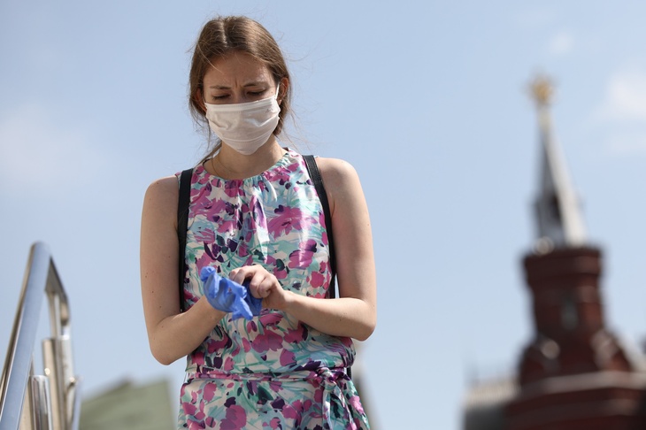 «Носите маски и мойте руки»: эксперты о усилении карантина в Москве