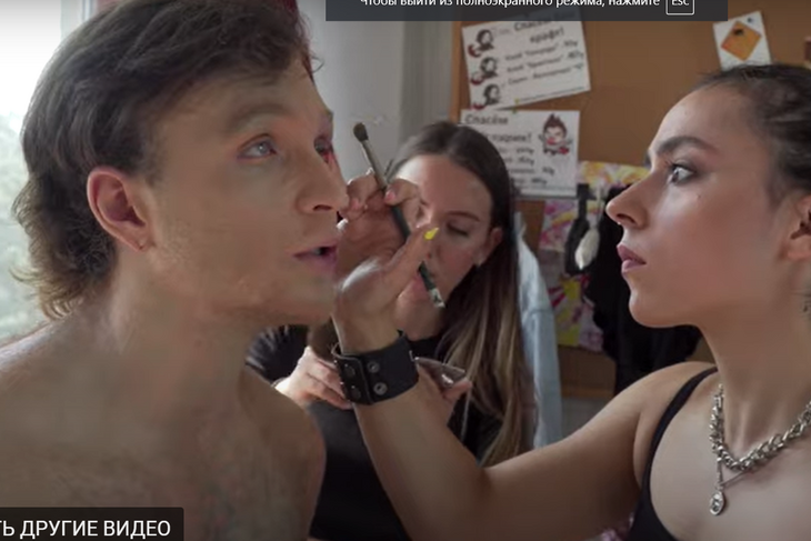 «Не нравлюсь себе»: сын Яковлевой показал лицо без наколок