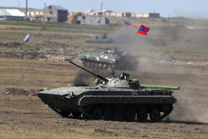 В воскресенье, 27 сентября, в Нагорном Карабахе вспыхнули боестолкновения Армении и Азербайджана. Каждая из сторон обвиняет друг друга в нападении первыми