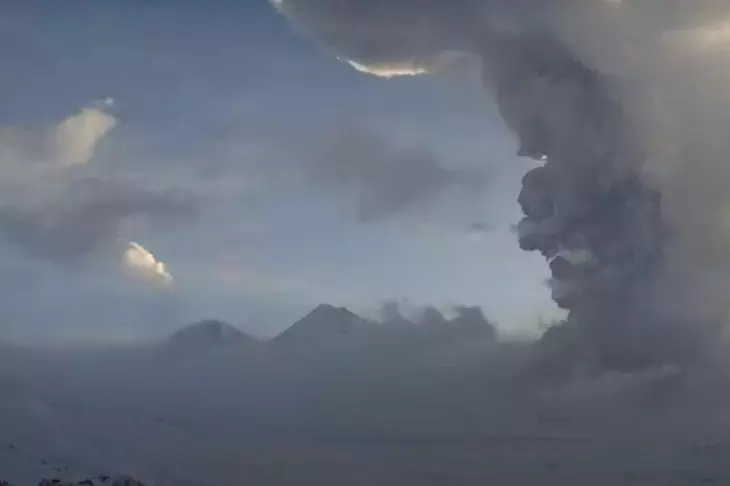 На Камчатке началось взрывное извержение вулкана
