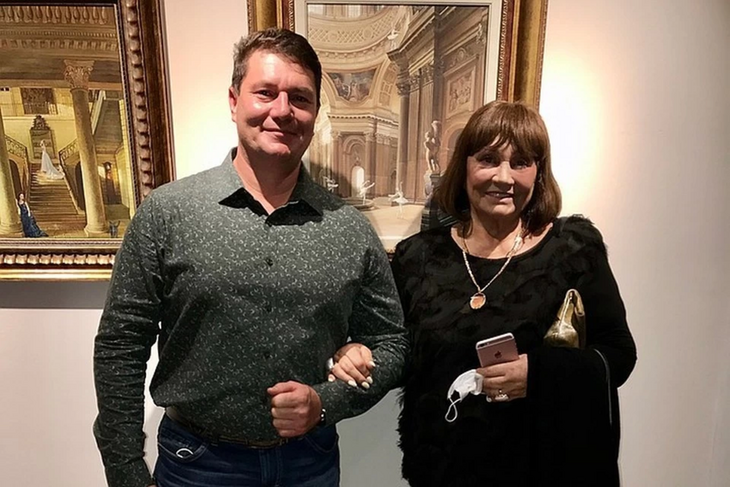 81-летняя Лариса Лужина закрутила роман с молодым полковником