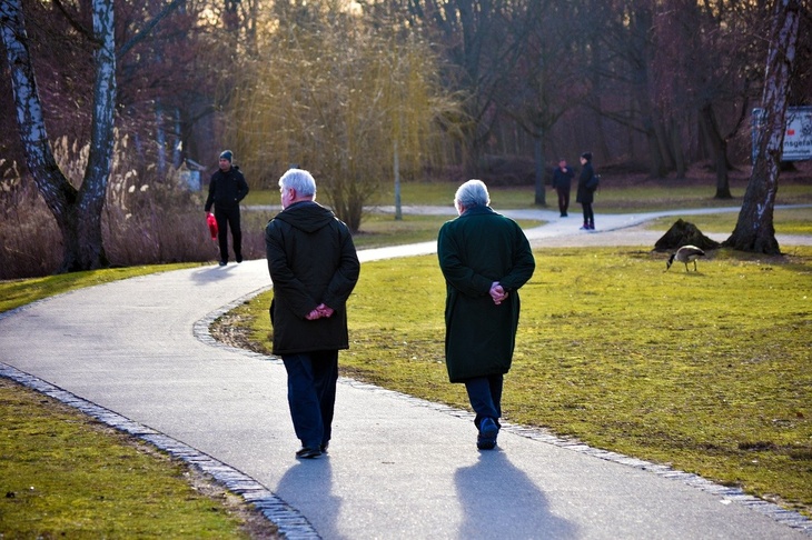 Психолог объяснила причины сложных отношений с пожилыми родителями
