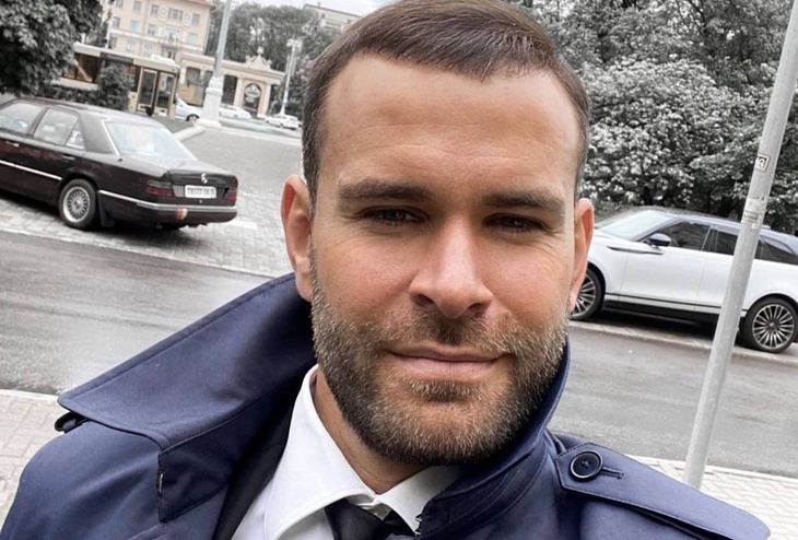 «Переплюнет Тимати»: названо имя нового ведущего шоу «Холостяк» 