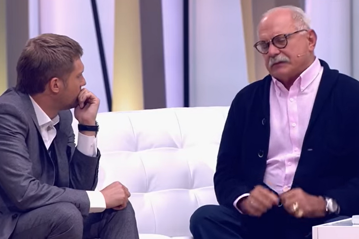 «Хлестал вискарь»: Михалков вспомнил, как оставил «Оскар» в чужом авто «Хлестал вискарь»: Михалков вспомнил, как оставил «Оскар» в чужом авто