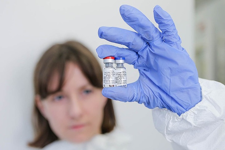 Российская вакцина от коронавируса была зарегистрирована первой в мире. И имеет все шансы принести государству большую прибыль от продажи на международном рынке