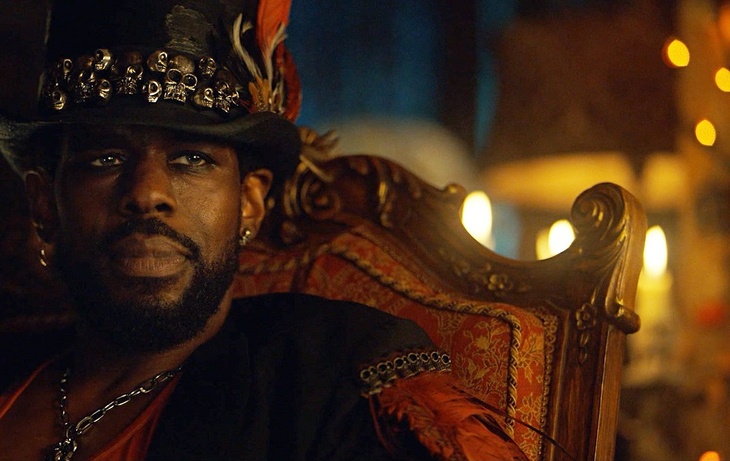 Гаитяне поблагодарили на кладбище Маму Бриджит за защиту от «короны» Гаитяне поблагодарили на кладбище Маму Бриджит за защиту от «короны»