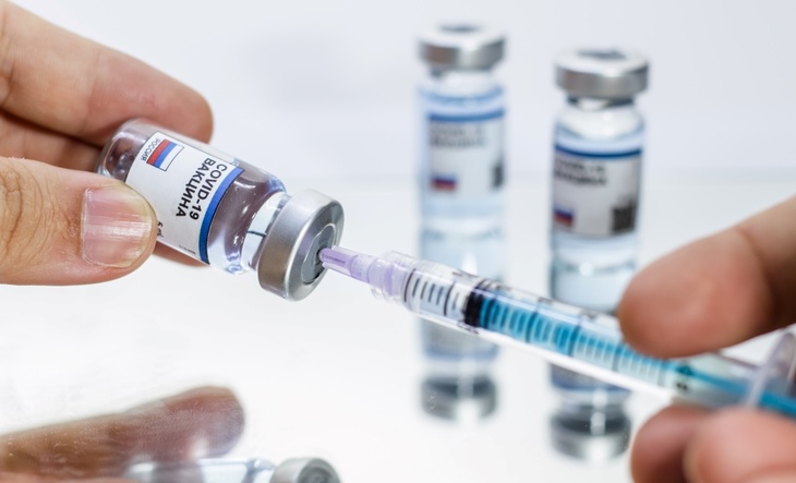 Для россиян и иностранцев: сколько будет стоить вакцина «Спутник V»