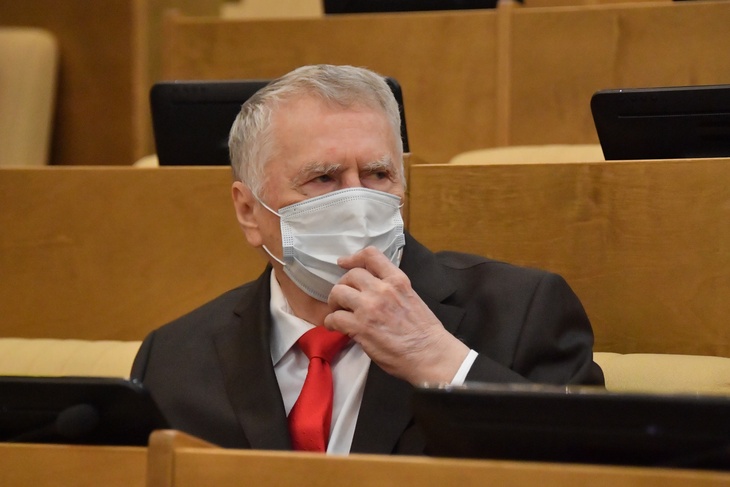 «Без прививки не входить»: Жириновский перестал целоваться в Госдуме