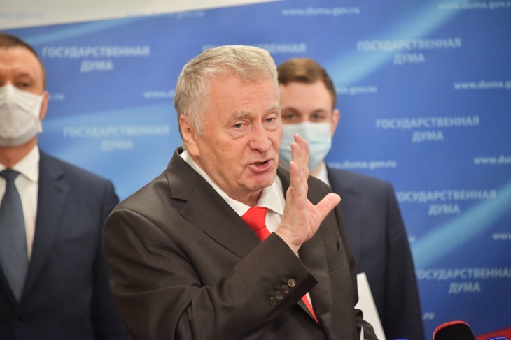 Жириновский назвал профессии, которым допустимо брать взятки в России