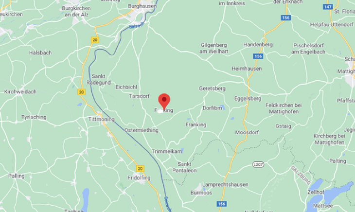 Достали голые туристы: деревня F***ing меняет название Достали голые туристы: деревня F***ing меняет название