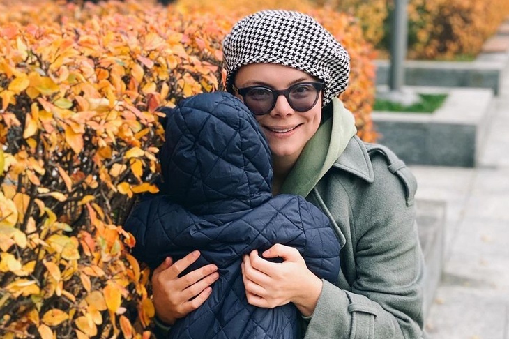 «Никаких укачиваний»: жена Петросяна воспитывает сына в строгости 