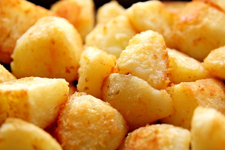 Не дольками!: раскрыт секрет идеального картофеля по-деревенски