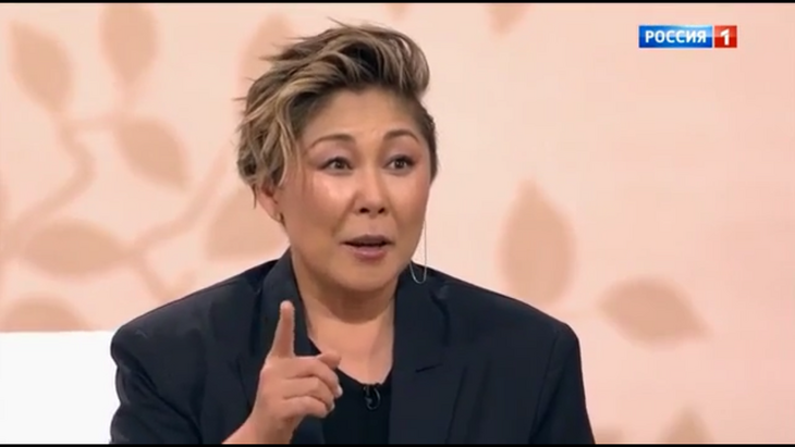 Назову его Филиппом: Анита Цой подарила Алле Пугачевой барашка