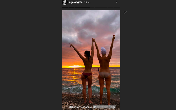 «Прилучный рыдает»: Муцениеце снялась на пляже в одних трусиках 