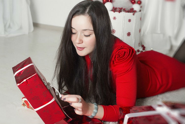 Стали известны самые популярные у россиян новогодние подарки