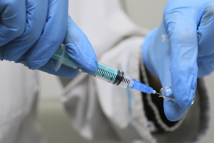 У испытателей американской вакцины от коронавируса развился паралич лица