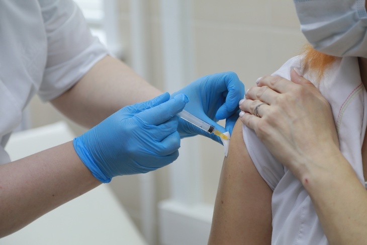 Переболеть или делать прививку: какой иммунитет выше