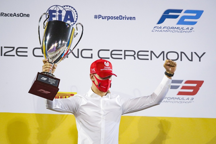 Весь в отца: сын Шумахера стал чемпионом «Формулы-2»