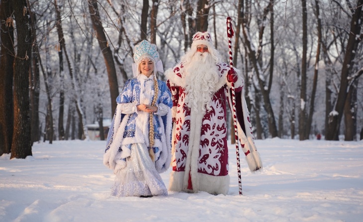 Дедушку не позовем: половина россиян не будут приглашать детям Деда Мороза