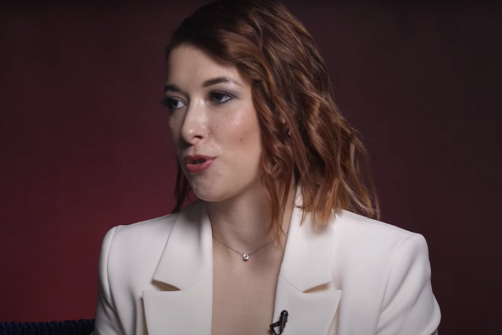 «Что на нее валится!»: экс-участница «Ледникового периода» Боброва пожалела Бузову