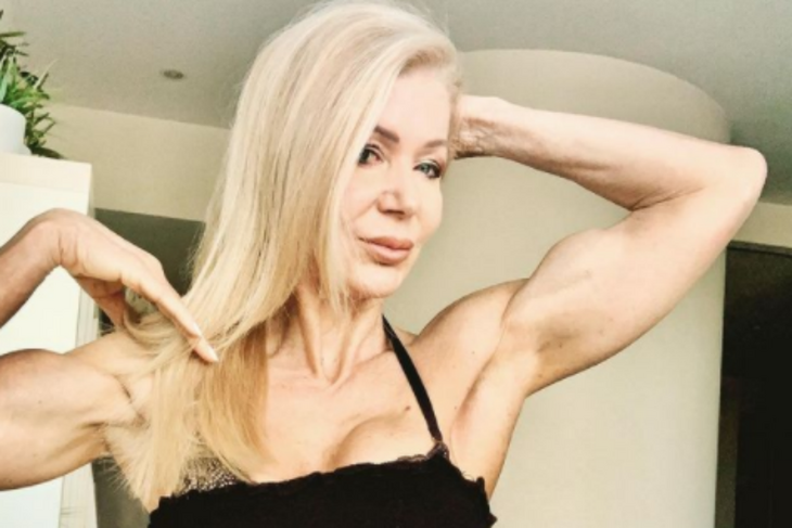 Фитнес на пользу: 63-летняя звезда Instagram выглядит ровесницей своей 18-летней внучки