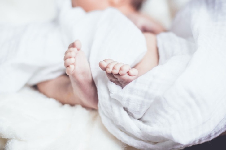 Мама и дочь — ровесницы: родился ребенок от 27-летнего эмбриона