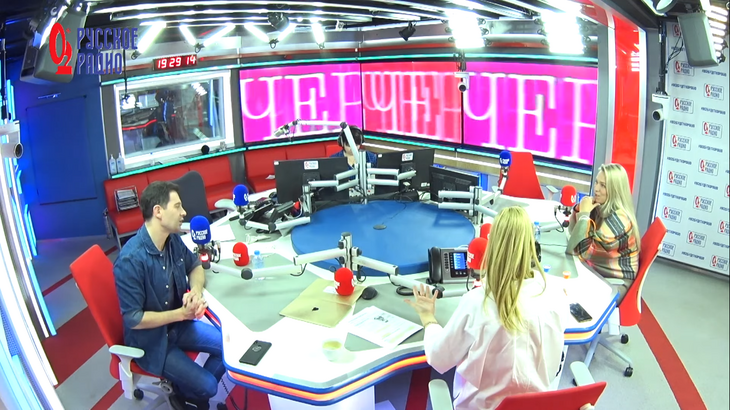 «Присылают огурцы, соленья»: