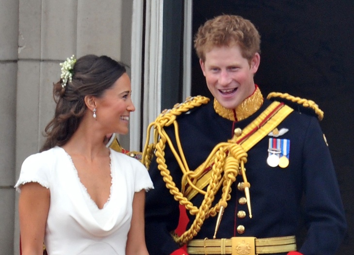 Всегда соперничали: Кейт Миддлтон боялась, что сестра затмит ее Всегда соперничали: Кейт Миддлтон боялась, что сестра затмит ее