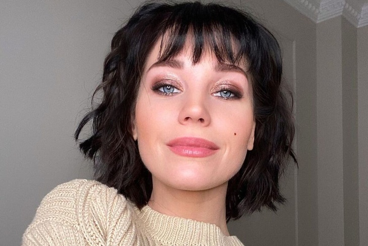 «Ничему жизнь не учит»: Асмус вновь затравили за слишком откровенную позу на новом фото