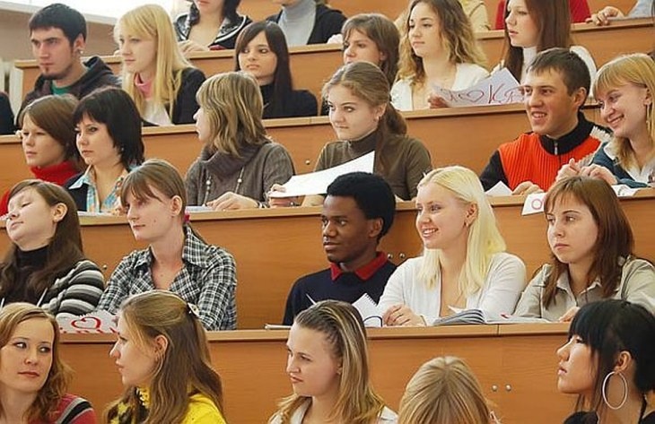 В Госдуме хотят повысить возраст студентов-бюджетников до 35 лет