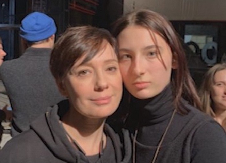 Выросла и похорошела: Чулпан Хаматова показала редкое фото со старшей дочерью Выросла и похорошела: Чулпан Хаматова показала редкое фото со старшей дочерью