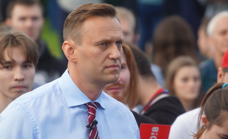 «Будет применена сила»: Навального задержали в аэропорту