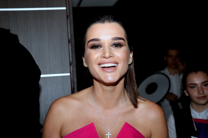 «Просто бомба!»: большая грудь Ксении Бородиной не уместилась в купальник