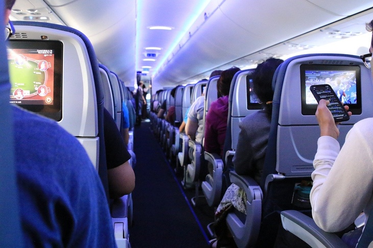 «Кричал, что трудно вдохнуть»: реаниматолог объяснил, чем опасны таблетки в самолете