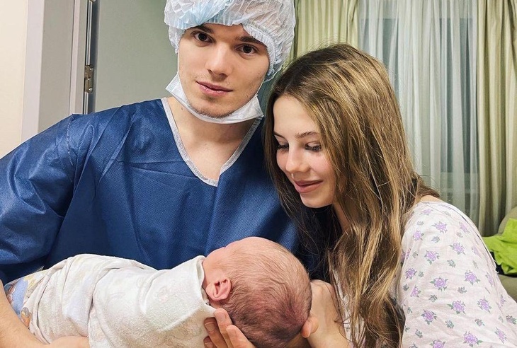 «Никому не позволю лезть в нашу семью»: сын Валерии улетел на курорт сразу после рождения дочки 