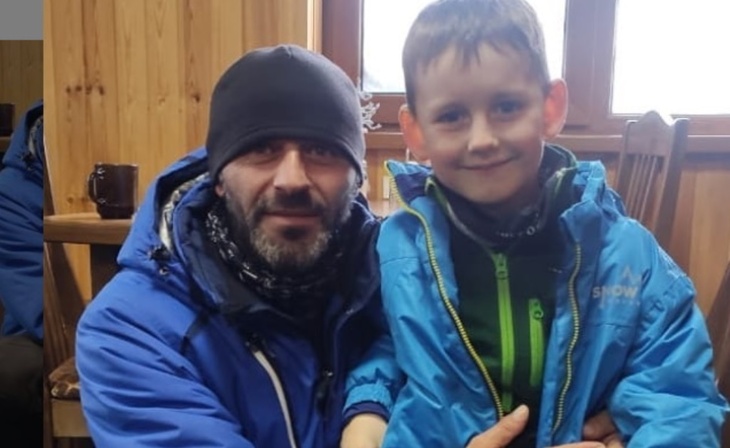«Героев должны знать в лицо»: мать благодарит инструктора за спасение сына после схода лавины