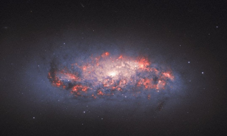 «Впечатляющие события»: NASA показало снимки столкновения галактик