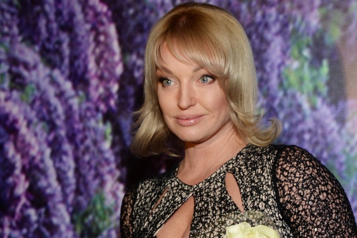 Волочкова снова «растянула удовольствие» на снимке с вертикальным шпагатом