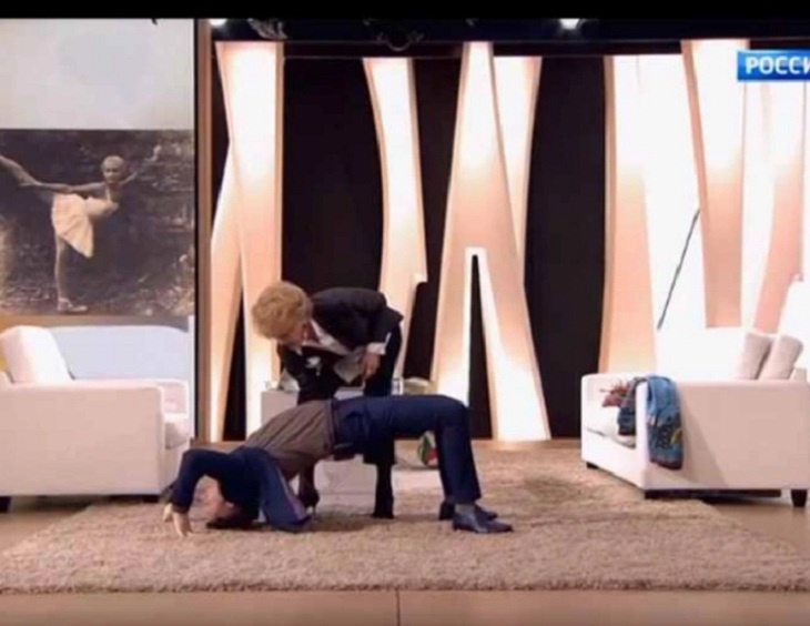 «Все, больше не могу»: Дружинина отчитала Корчевникова за неуклюжий мостик в студии