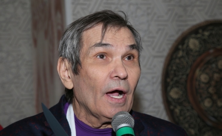 Бари Алибасов в инвалидном кресле был замечен в аэропорту Москвы Бари Алибасов в инвалидном кресле был замечен в аэропорту Москвы