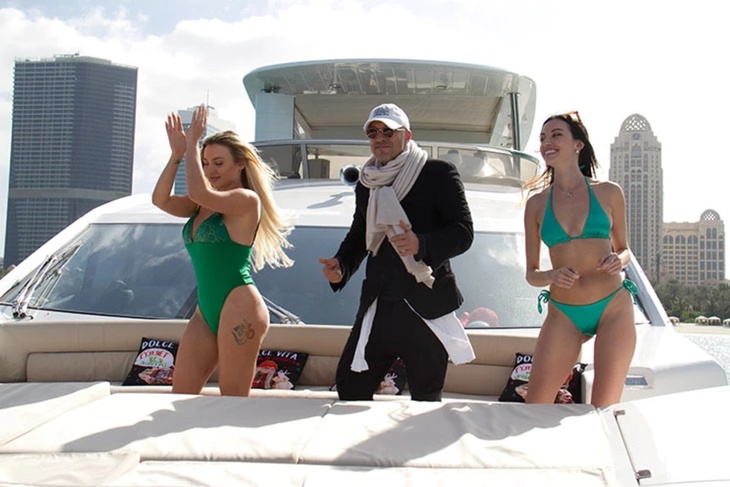 Всех развел: раскрыта личность полуголой блондинки — подруги Нагиева