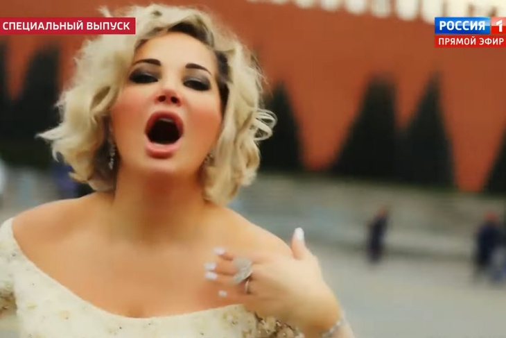 Борьба за квартиры: раскрыты настоящие причины возвращения Максаковой в Россию Борьба за квартиры: раскрыты настоящие причины возвращения Максаковой в Россию