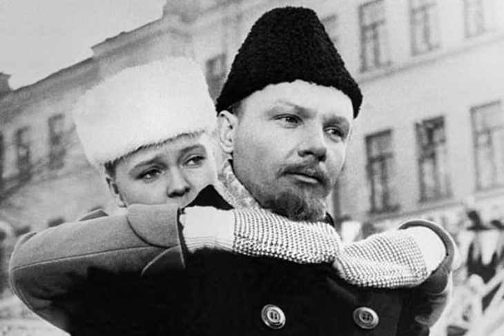 Женя Лукашин и Анатолий Новосельцев: каких любимых героев подарил россиянам Андрей Мягков 