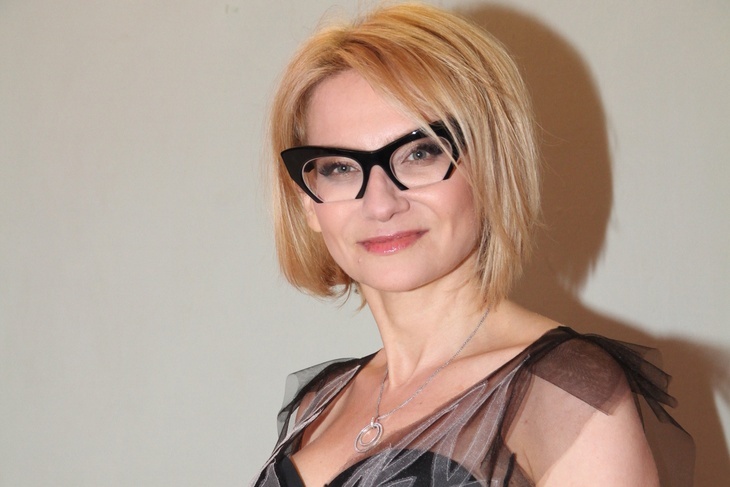 «Превращают лицо в оплывшее»: Хромченко показала очки, которые нельзя носить полнолицым дамам